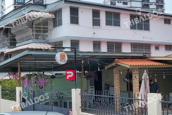 Venta de terreno con casa en coco del mar