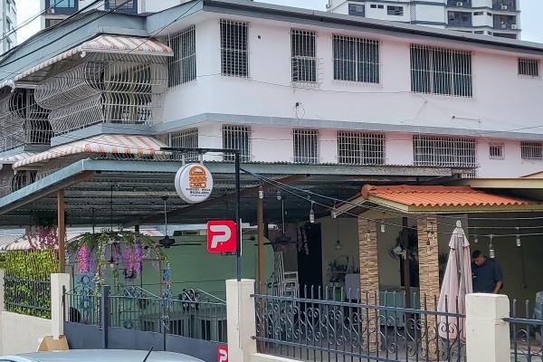 Venta de terreno con casa en coco del mar