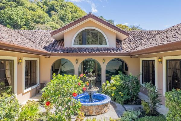 Villa dúplex de 3 dormitorios en el centro de boquete