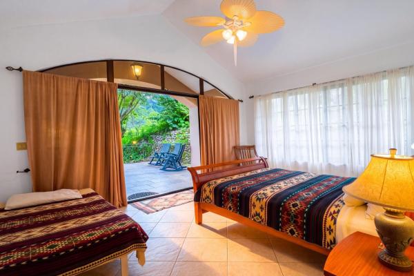 Two villas with 6 bedrooms and mountain views
