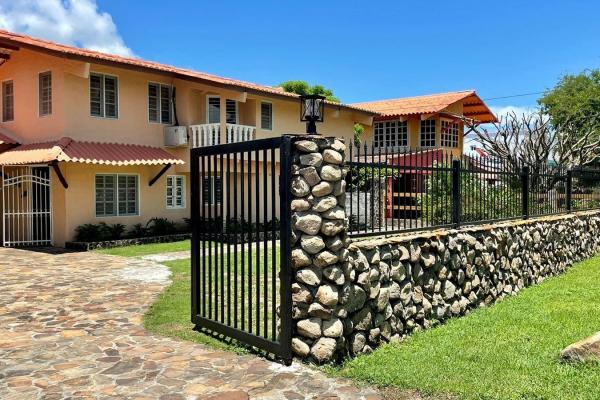 Venta de casa en playa malibú, chame