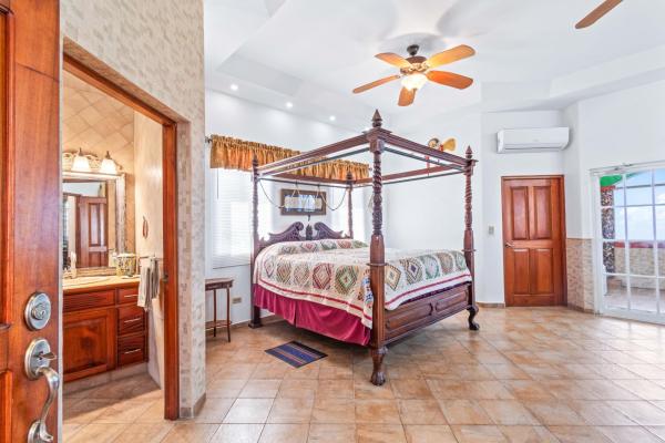 3 story beachfront house in la barqueta