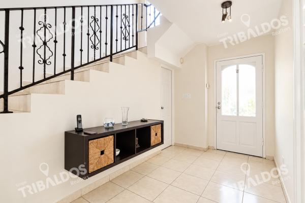 Venta de casa adosada en villa de las azores en villa lucre
