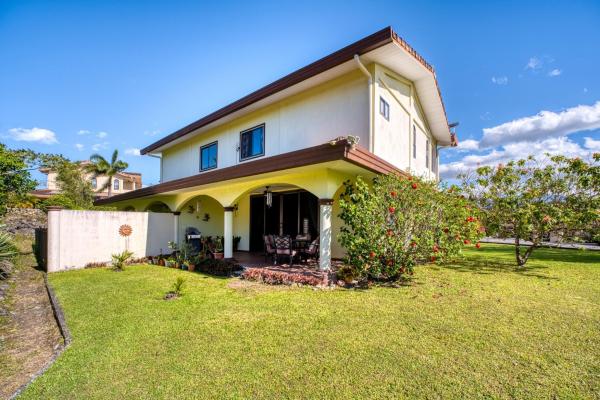 Stunning townhome in boquete canyon village