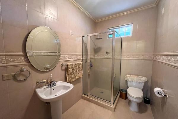 Se vende casa en urbanización margarita, colón