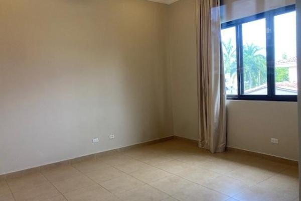 4 bedroom house toscana del este with solar panels