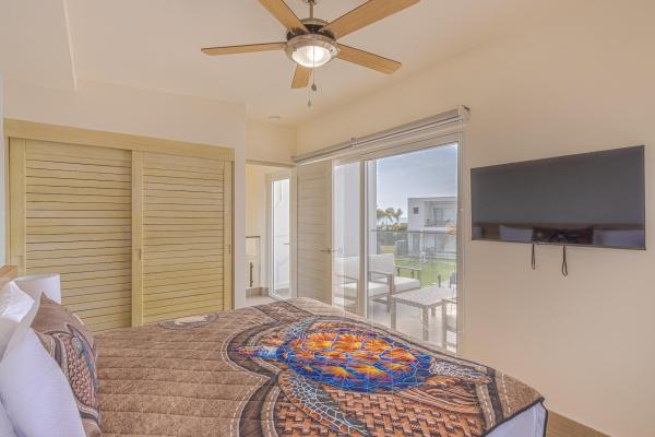 Furnished 2-bedroom beach home in playa caracol