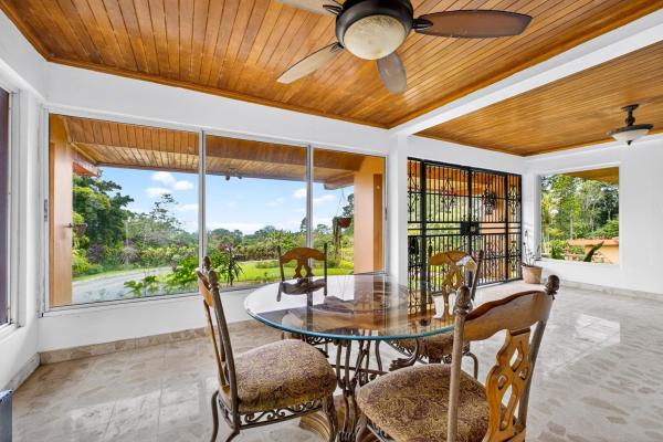 Highland investment estate with rare water concess