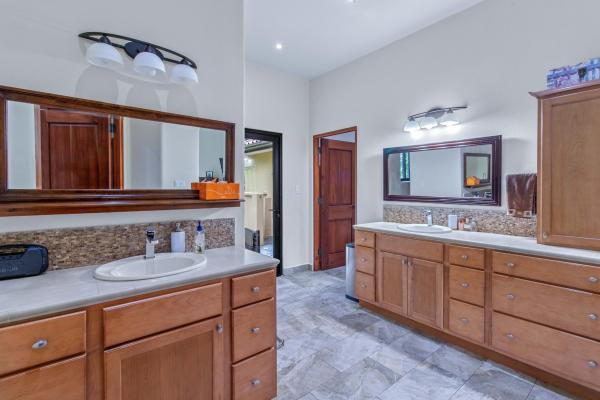 Elegant 4-bedroom furnished estate in boquete