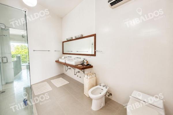 Venta de residencia moderna en coronado