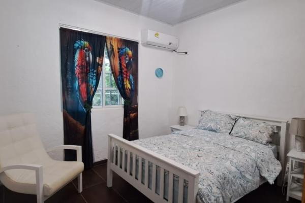 4 bedroom house with private pool and jacuzzi