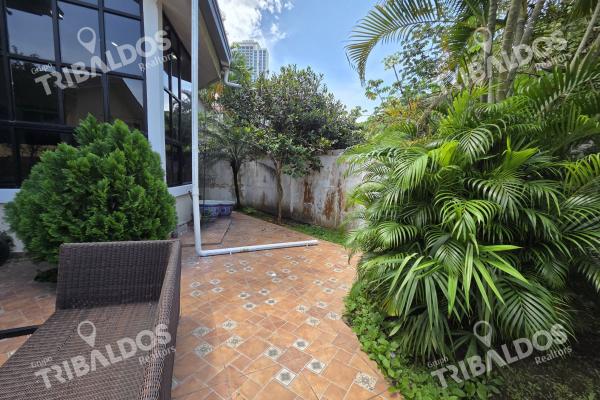 Venta de amplia casa en ph villa de vizcaya, condado del rey