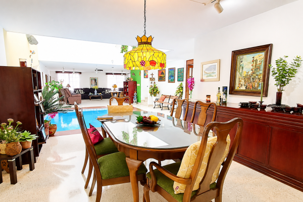 Casa en venta en la manzana de obarrio