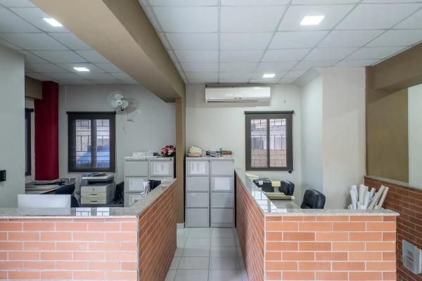 Commercial building for sale in downtown david