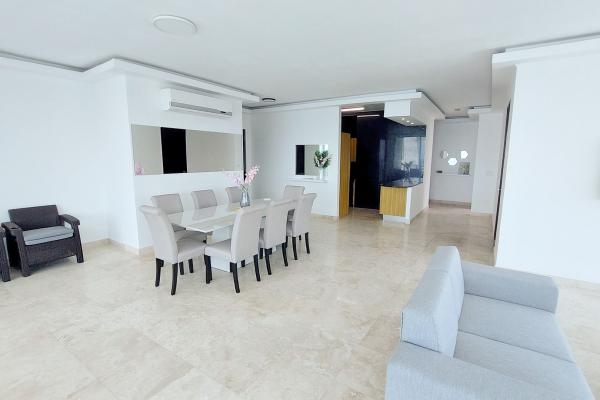 Hermoso apartamento en ave. balboa, ph sky residence con vista al mar