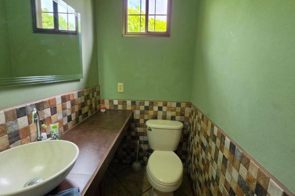 Casa familiar con jardines y taller en un terreno de 3486 m² en potrerillos