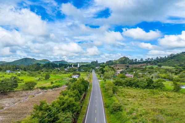 Flat road-front lot for sale in volcan