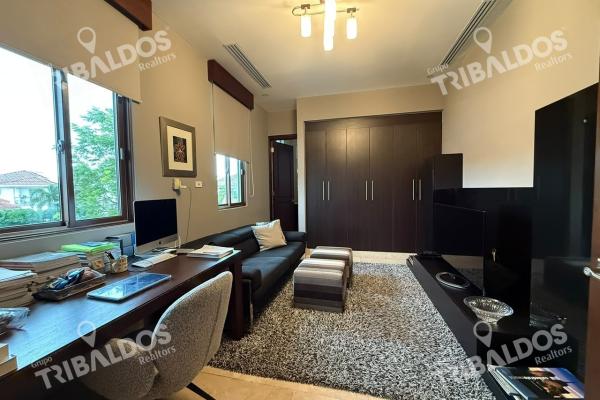 Sale of house in fairway estates, santa maría