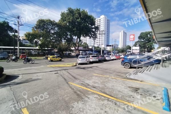 Alquiler local comercial via españa a pocos metros de la ernesto t. lefevre