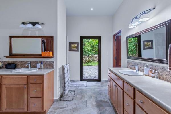 Elegant 4-bedroom furnished estate in boquete