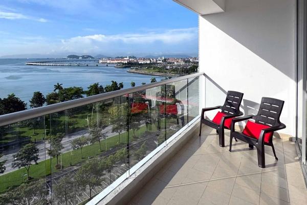 Rivage 2 rec. con balcón frente al mar a precio de oportunidad!