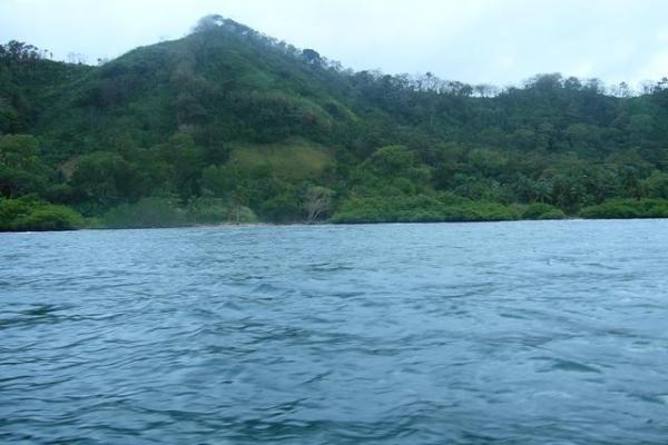 Venta de terreno frente a playa puerto lindo colón