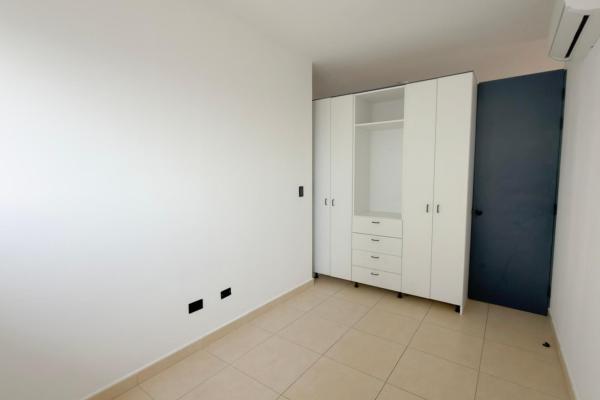 Piso alto en av balboa - waters 68d - 122 m2