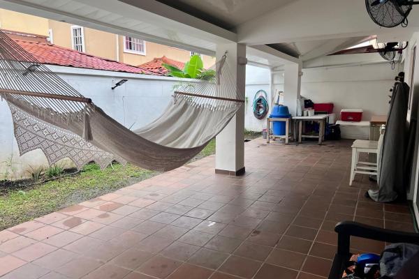 Vendo casa unifamiliar en ph castel novo – espaciosa y lista para ocupar