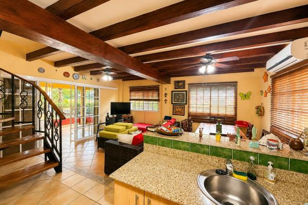 Four modern homes with pool in exclusive coronado