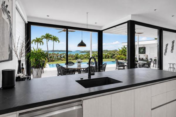 Casa moderna-hermosa bay boca chica panamá