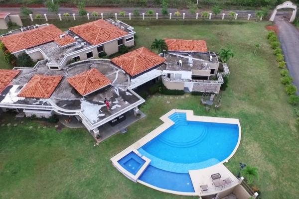Venta de casa de playa en sea cliff, con piscina