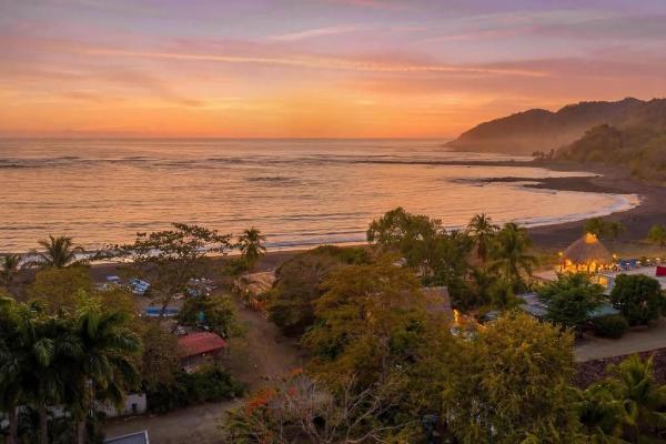 Cambutal ocean view home near los buzos