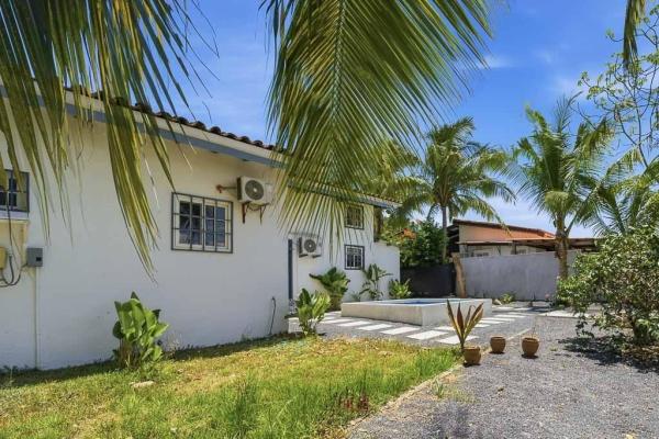 Pedasí home near town and beach
