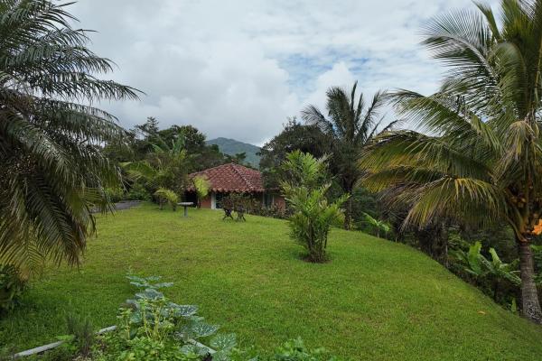 Spacious home for sale in altos del maria with pan