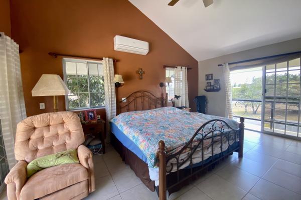 Venta de casa con vista a cancha de golf en coronado