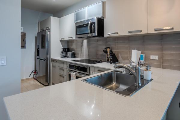 Apartamento frente al mar en ph royal palm, nueva gorgona