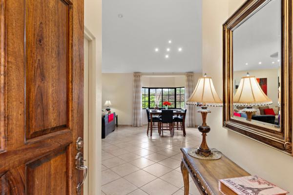 Rare 3-bedroom corner condo in valle escondido