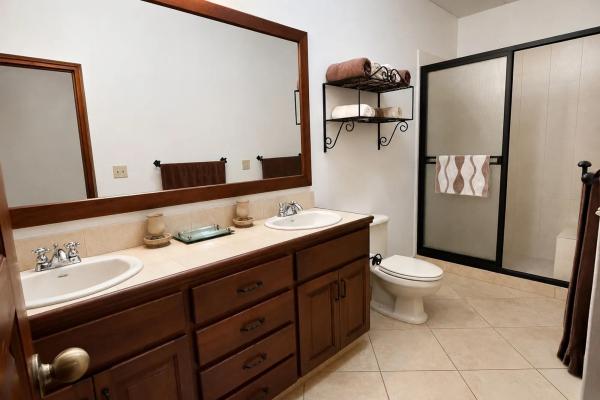 Spacious furnished ground floor apartment in valle