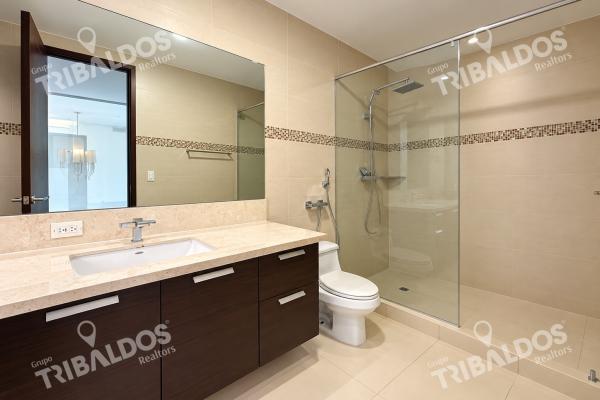 Apartment rental in oceanaire building, punta pacifica.