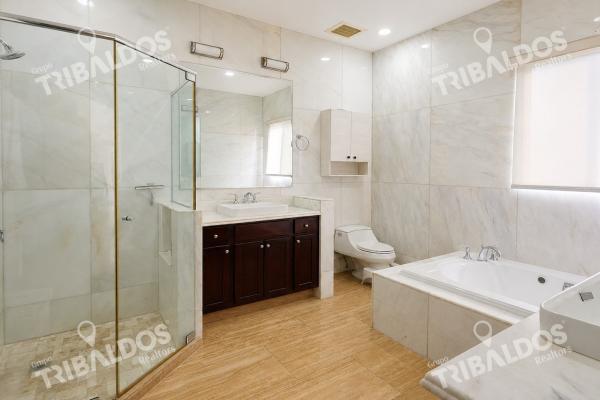 Single-family home for sale in santa maria