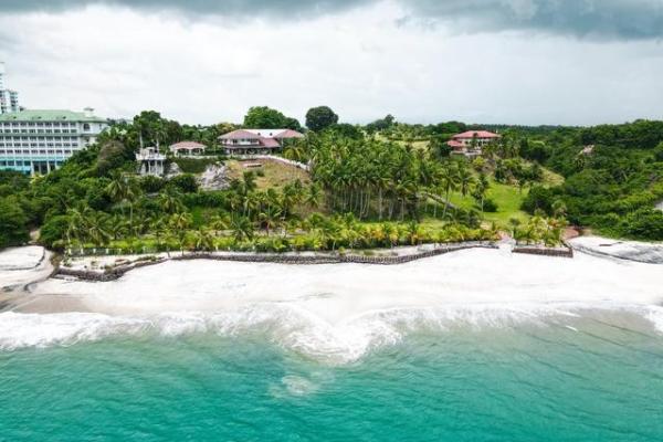 Terreno para desarrollo al lado del hotel gran evenia bijao, frente al mar