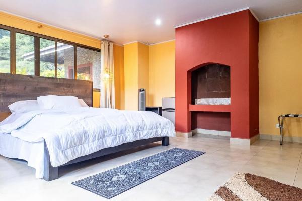 Boutique-style 8 suite luxury villa in boquete