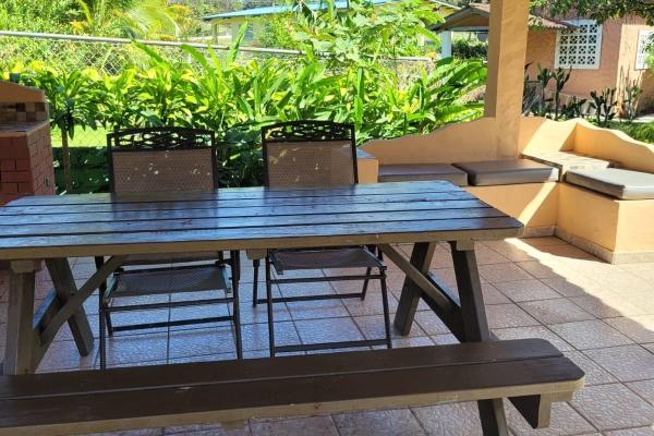 5-bedroom villa with pool in las lajas de chame