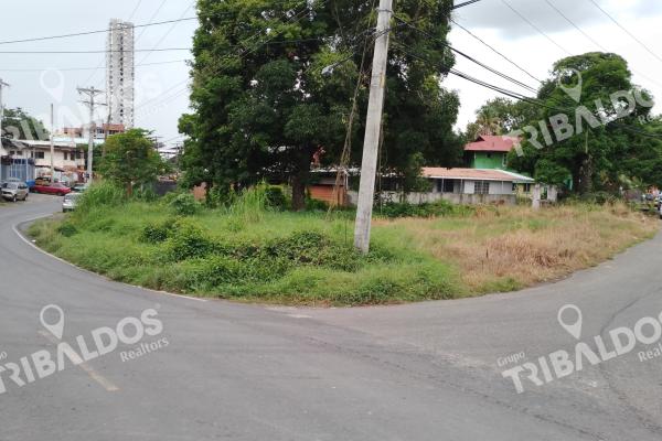 Venta de terreno en río abajo