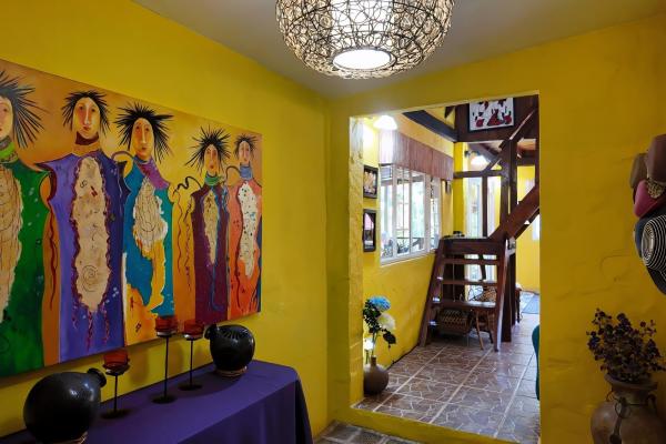 Charming mountain home for sale in toscana, altos