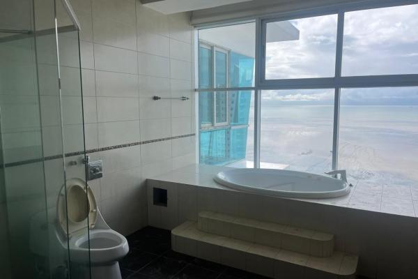Banco vende penthouse en ph titanium