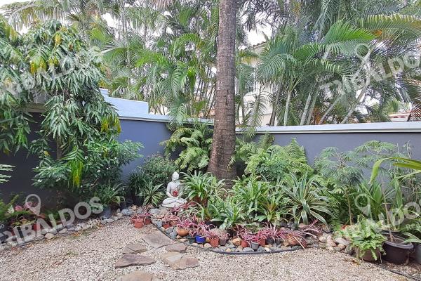 Venta de casa en villa valencia, costa sur con paneles solares