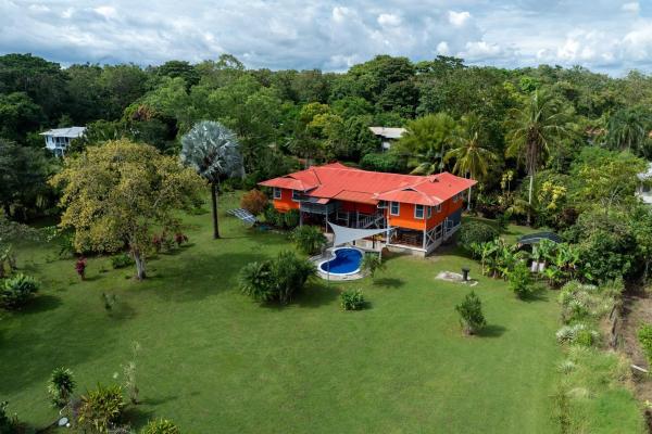 Ocean-view property in las palmas puerto armuelles