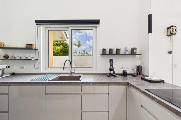 Beautiful modern 2 bdrm home with pool