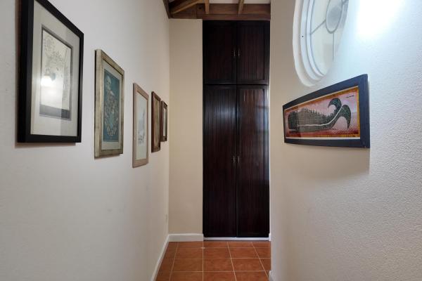 Spacious home for sale in altos del maria with pan